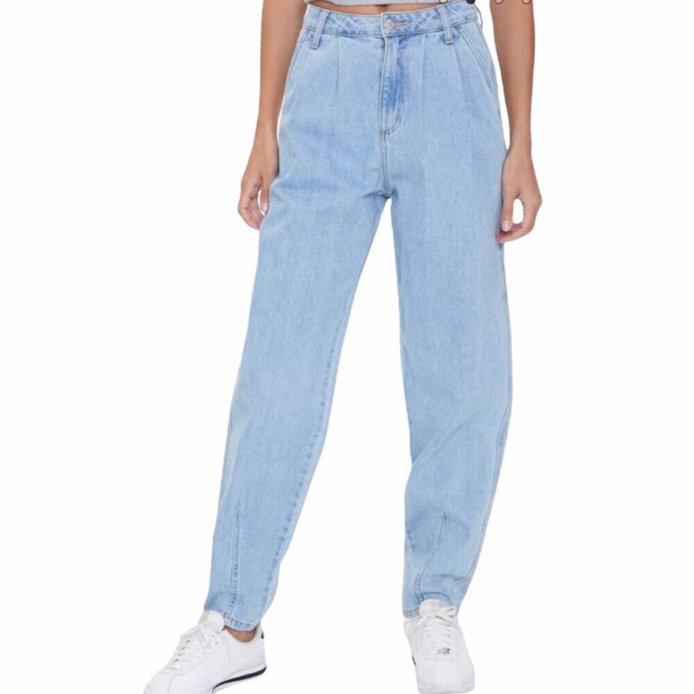 Forever 21 Pleated Light Wash Straight Leg Jeans